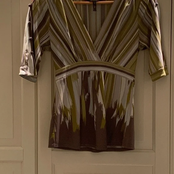 BCBG top - Picture 2 of 3